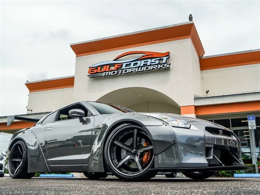 2014 Nissan GT-R Track Edition photo 1