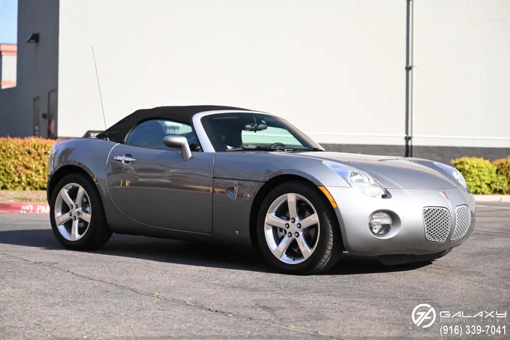 2006 Pontiac Solstice Convertible photo 1