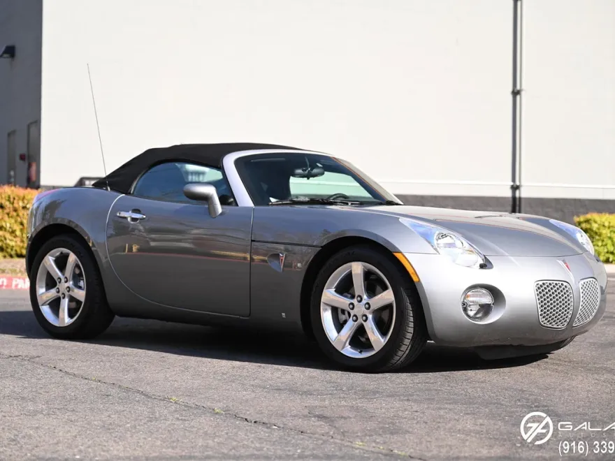 2006 Pontiac Solstice Convertible photo 1