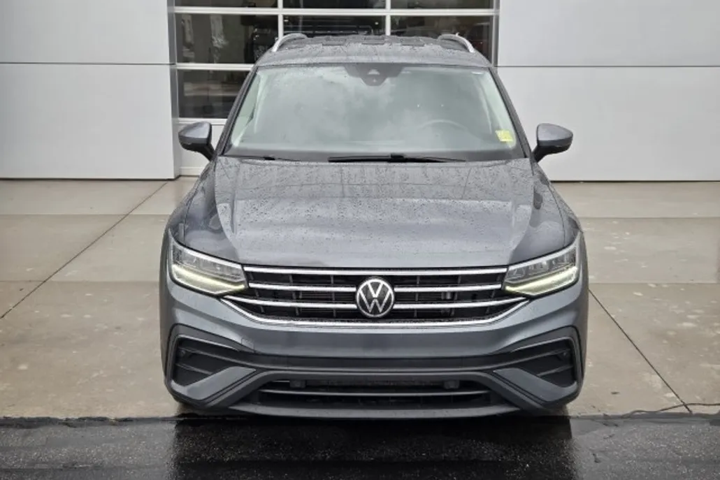 2022 Volkswagen Tiguan SE photo 1