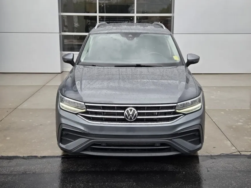 2022 Volkswagen Tiguan SE photo 1