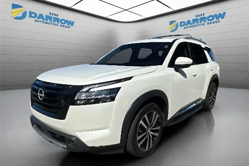 2023 Nissan Pathfinder Platinum photo 1
