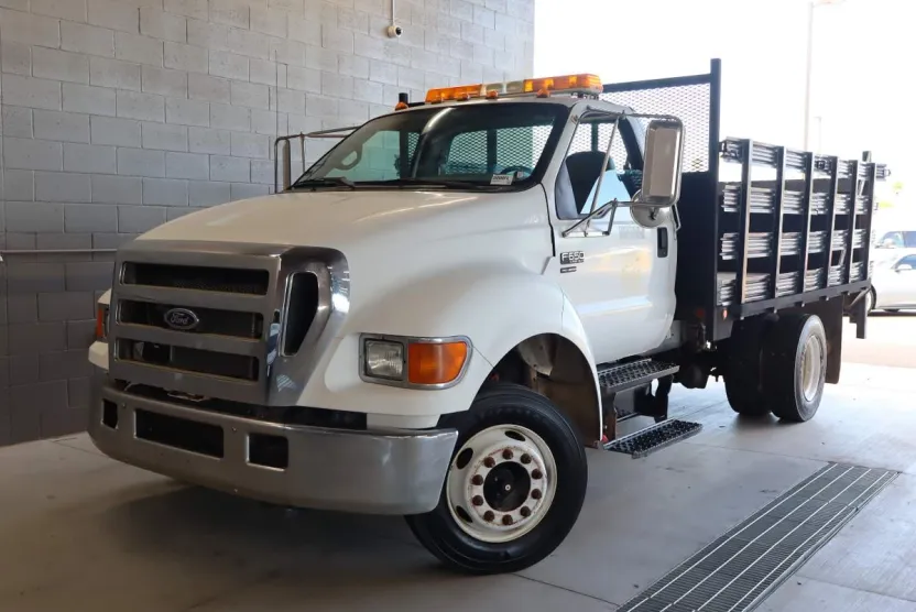 2006 Ford F-650 SuperCab XL photo 1