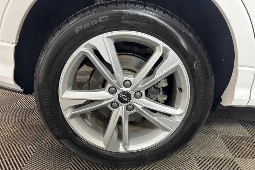 2021 Audi Q3 45 TFSI S line Premium photo 1