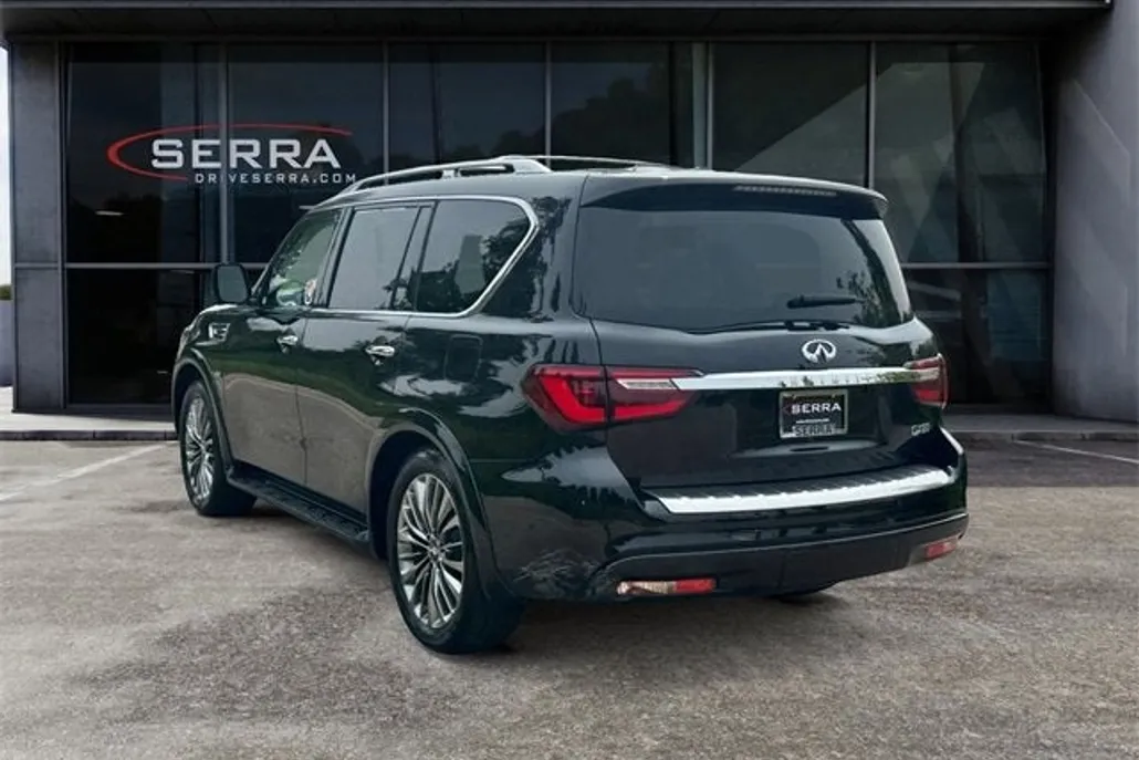 2019 Infiniti QX80 Luxe photo 1