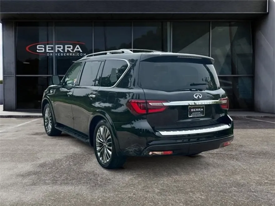2019 Infiniti QX80 Luxe photo 1