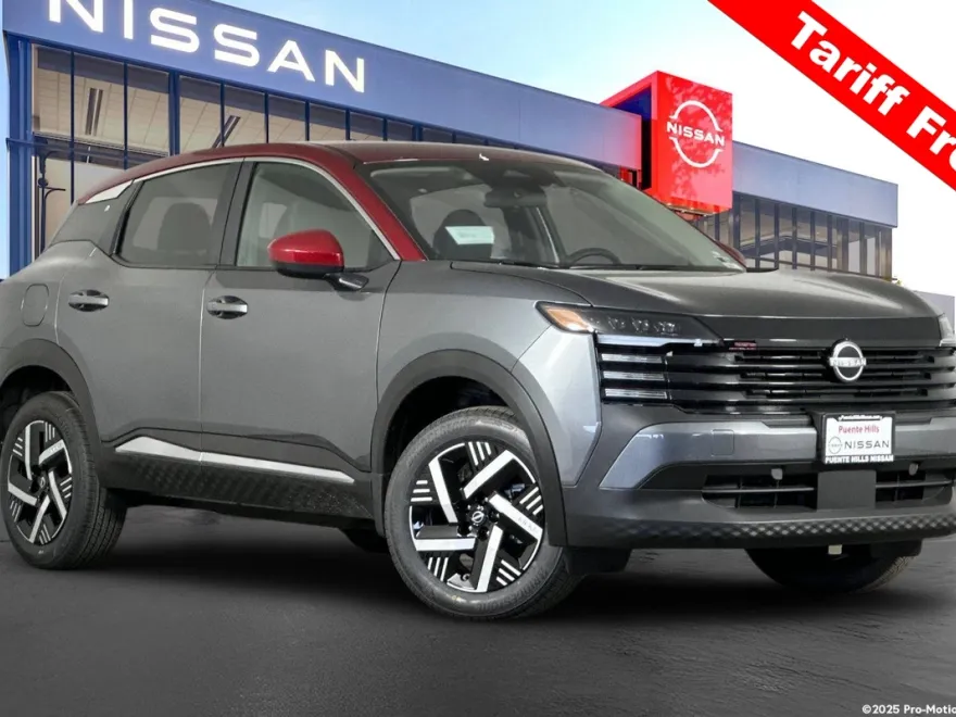 2025 Nissan Kicks SV photo 1