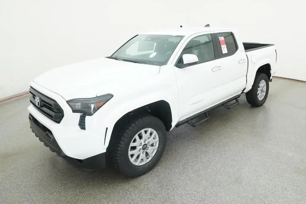 2025 Toyota Tacoma SR5 photo 1