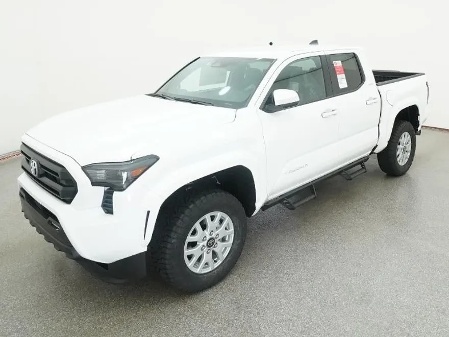 2025 Toyota Tacoma SR5 photo 1
