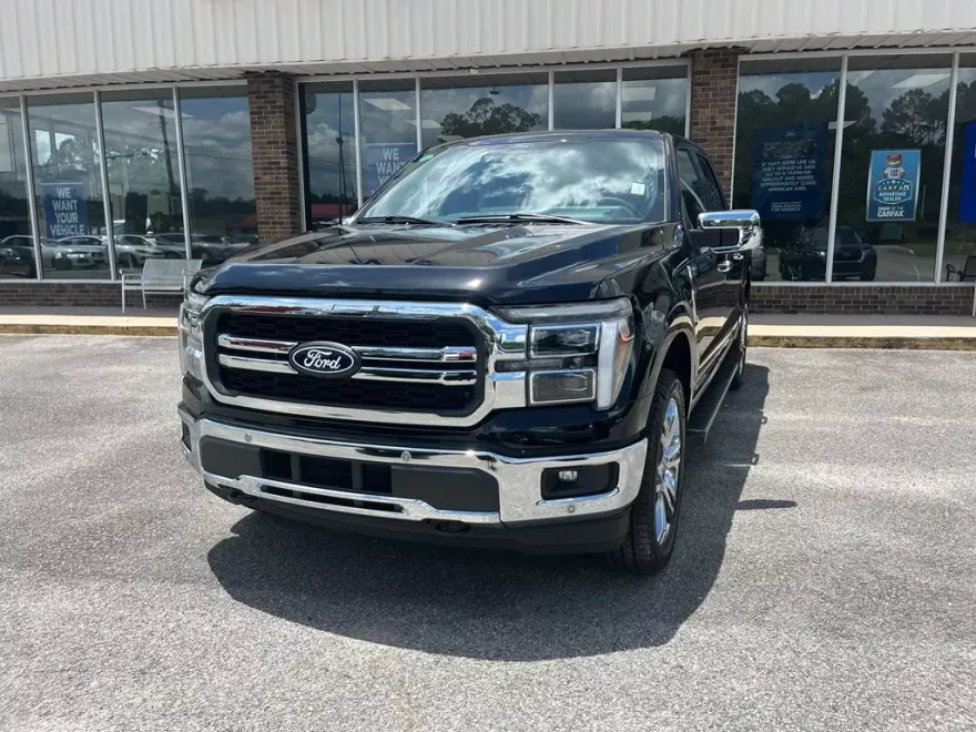 2025 Ford F-150 Lariat photo 1