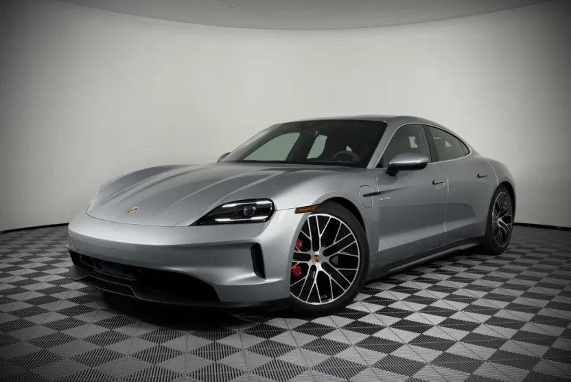 2025 Porsche Taycan 4S photo 1