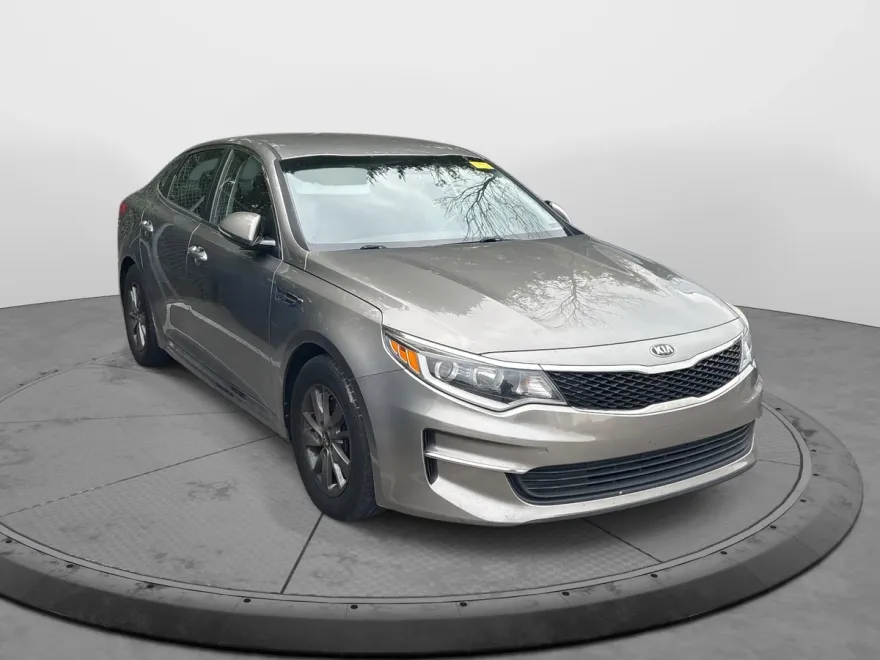 2016 Kia Optima LX Turbo photo 1