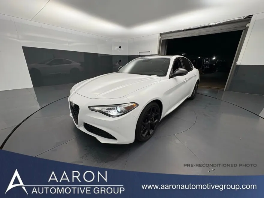 2021 Alfa Romeo Giulia Ti photo 1