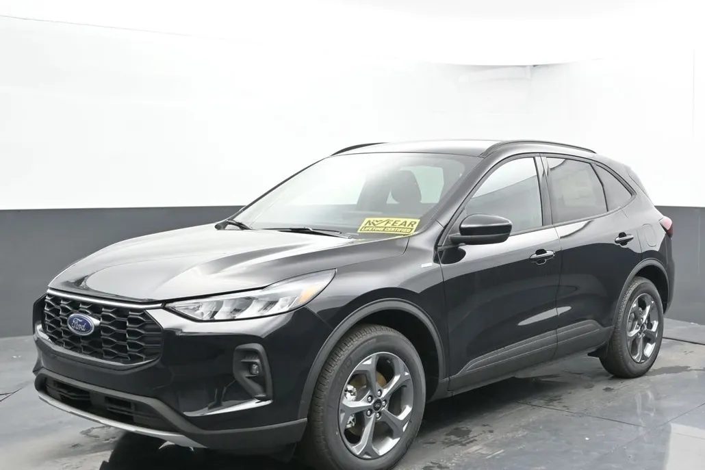 2025 Ford Escape Hybrid ST-Line Select photo 1