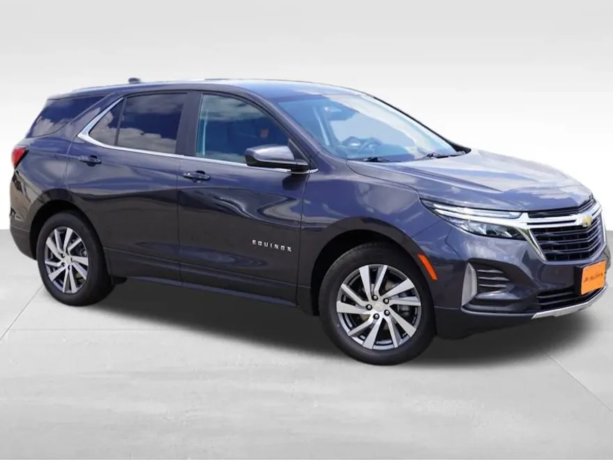 2023 Chevrolet Equinox LT photo 1