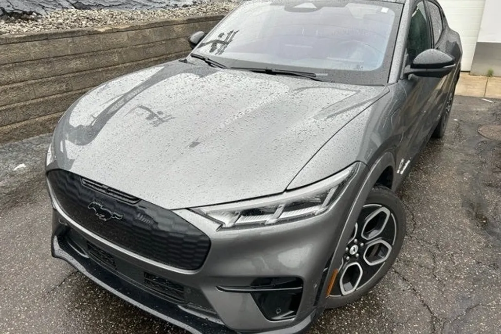 2023 Ford Mustang Mach-E GT photo 1