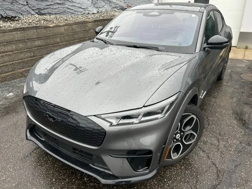 2023 Ford Mustang Mach-E GT photo 1