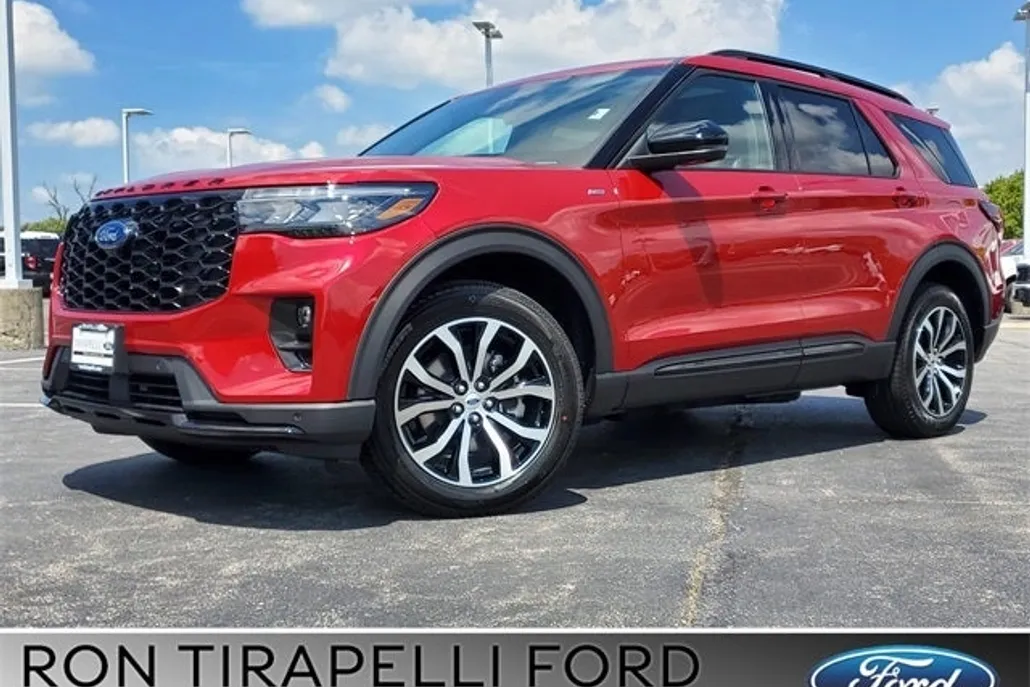 2025 Ford Explorer ST-Line photo 1
