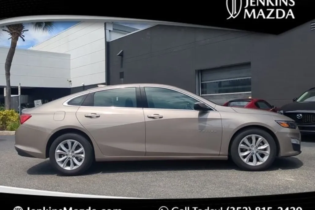 2024 Chevrolet Malibu 1LT photo 1