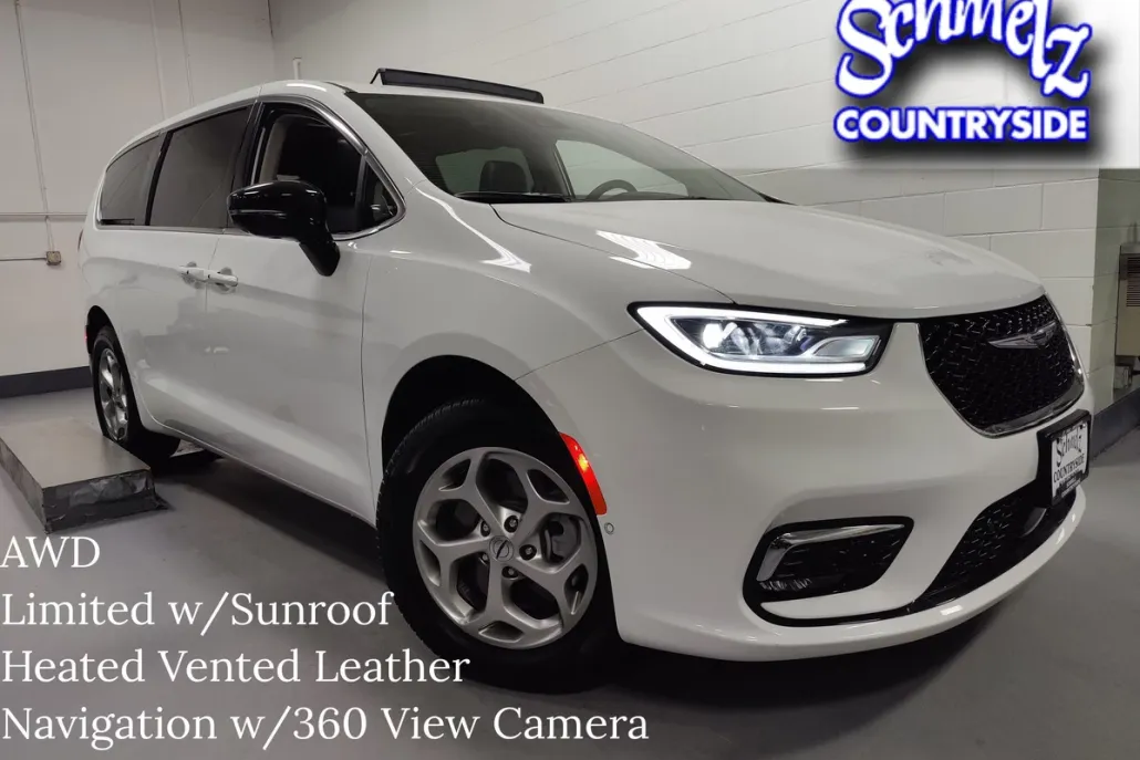 2024 Chrysler Pacifica Limited photo 1