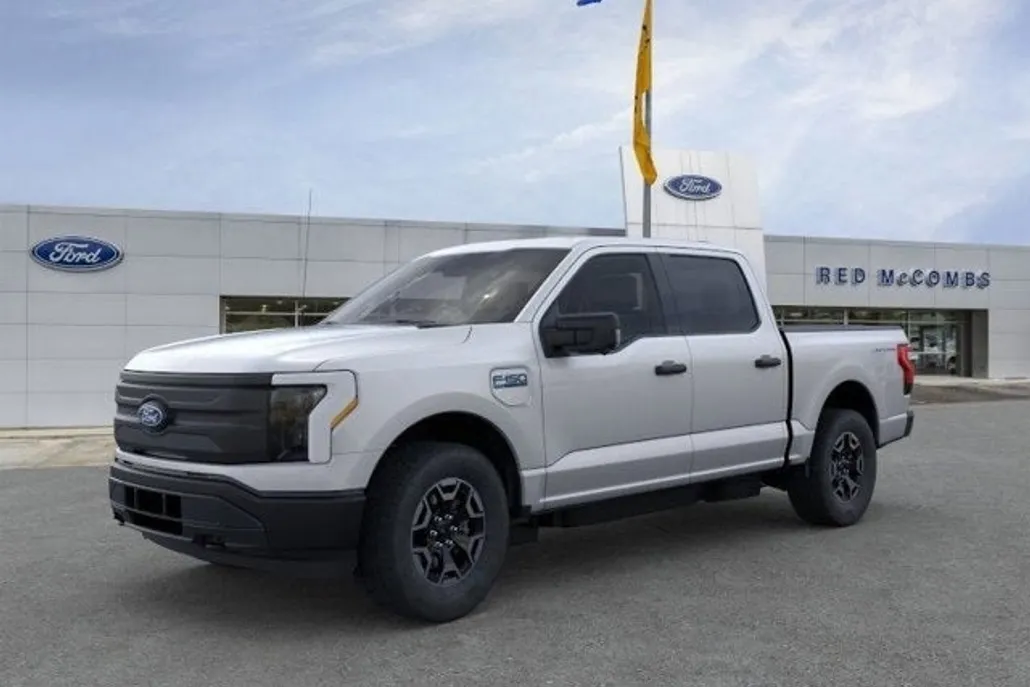 2024 Ford F-150 Lightning photo 1
