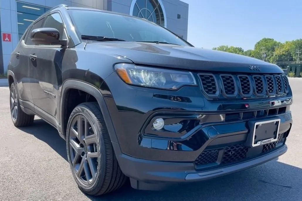 2025 Jeep Compass Limited photo 1