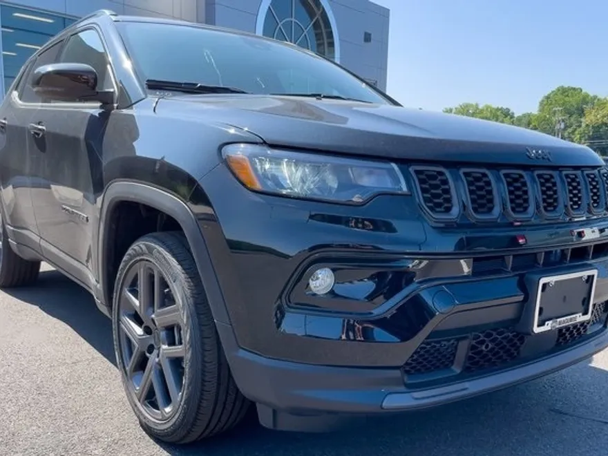 2025 Jeep Compass Limited photo 1