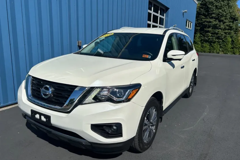 2019 Nissan Pathfinder 4x4 SL photo 1