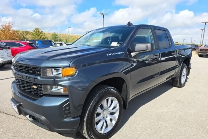 2019 Chevrolet Silverado 1500 Custom photo 1