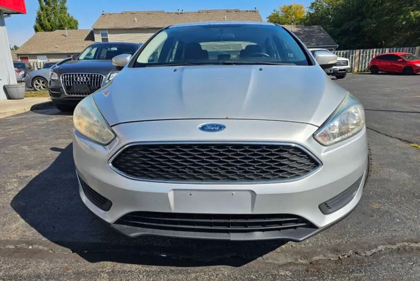2017 Ford Focus SE photo 1