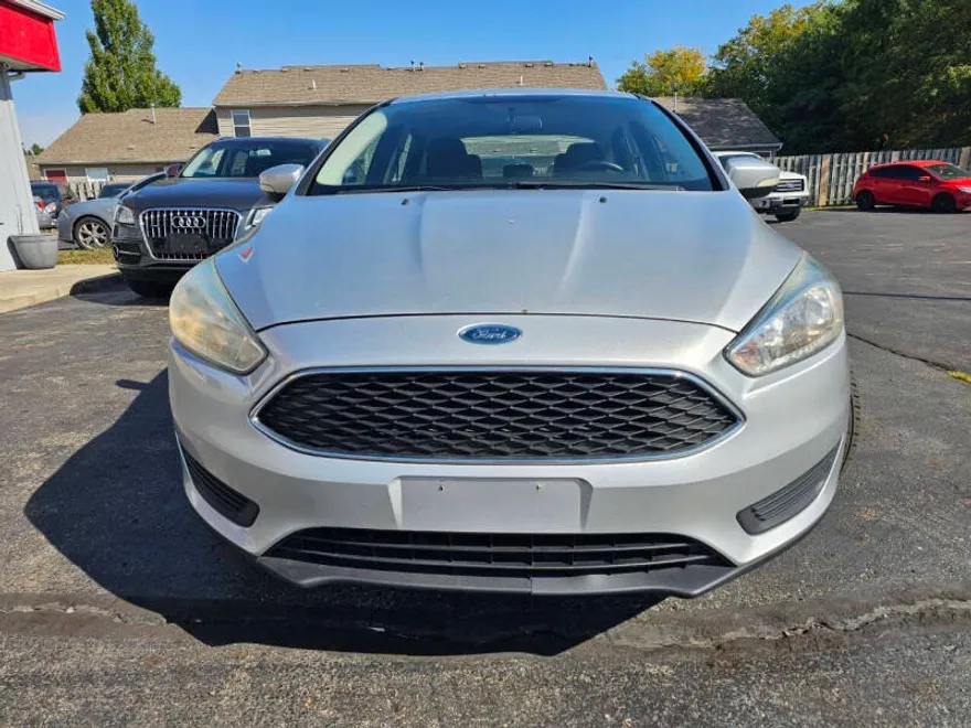 2017 Ford Focus SE photo 1
