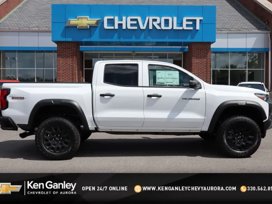 2025 Chevrolet Colorado Trail Boss photo 1