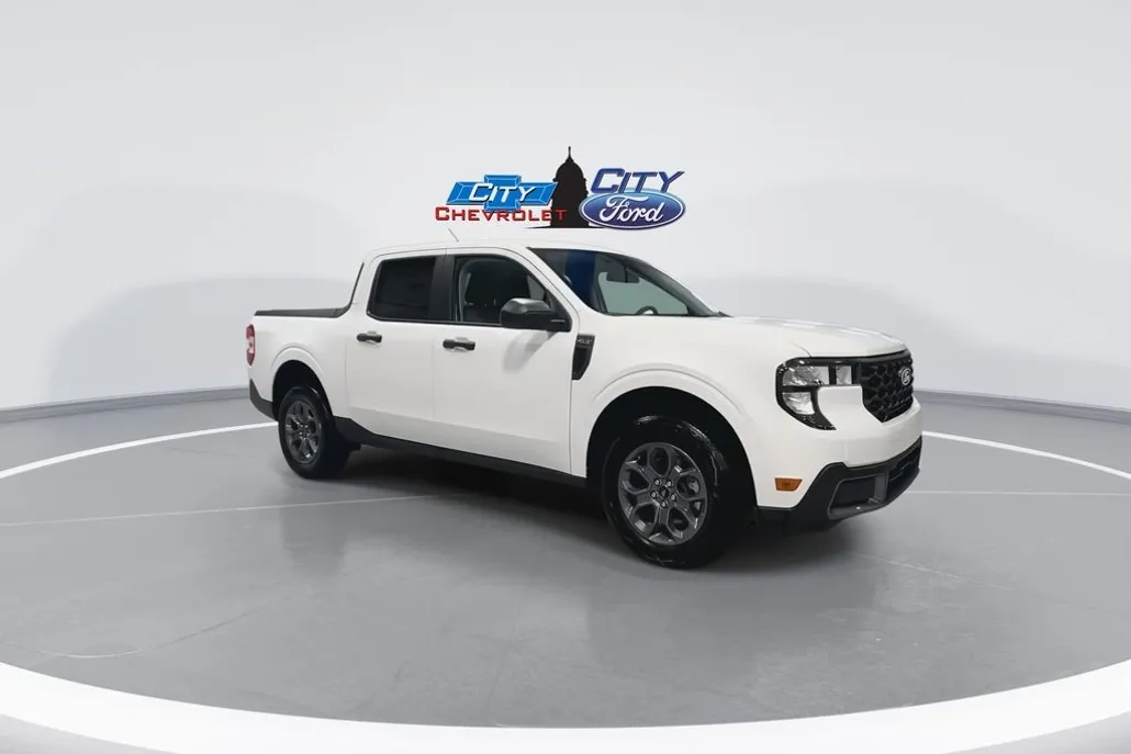 2025 Ford Maverick XLT photo 1