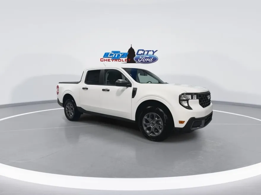 2025 Ford Maverick XLT photo 1
