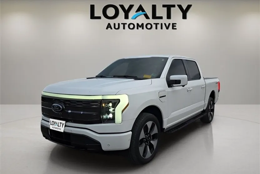 2023 Ford F-150 Lightning Platinum photo 1