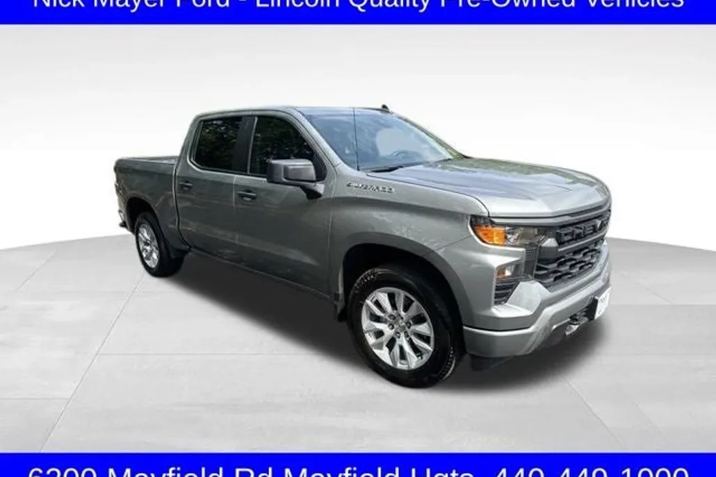 2024 Chevrolet Silverado 1500 Custom photo 1