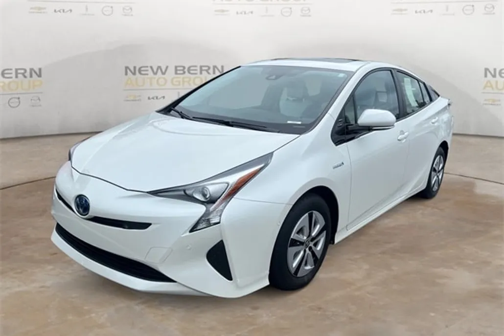 2018 Toyota Prius One photo 1