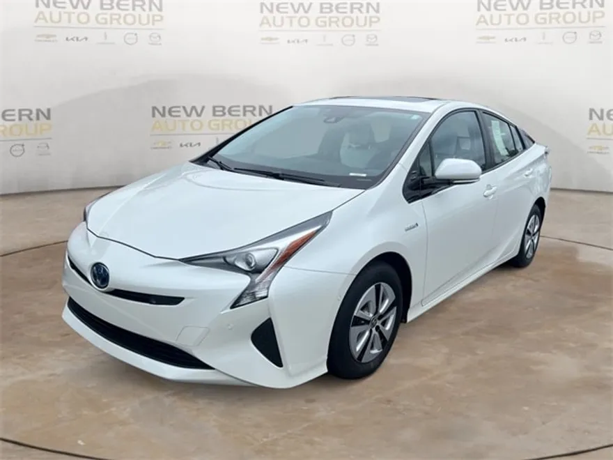 2018 Toyota Prius One photo 1