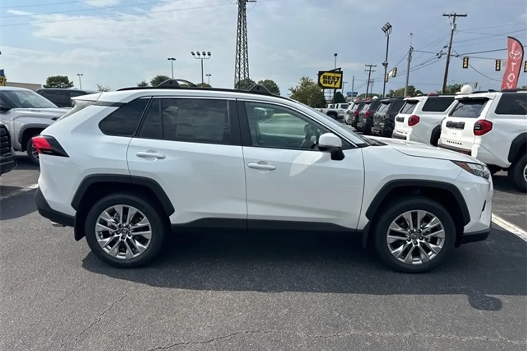 2025 Toyota RAV4 XLE Premium photo 1