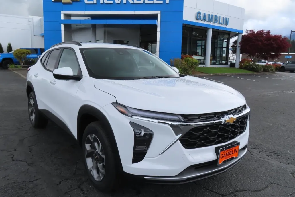 2025 Chevrolet Trax LT photo 1