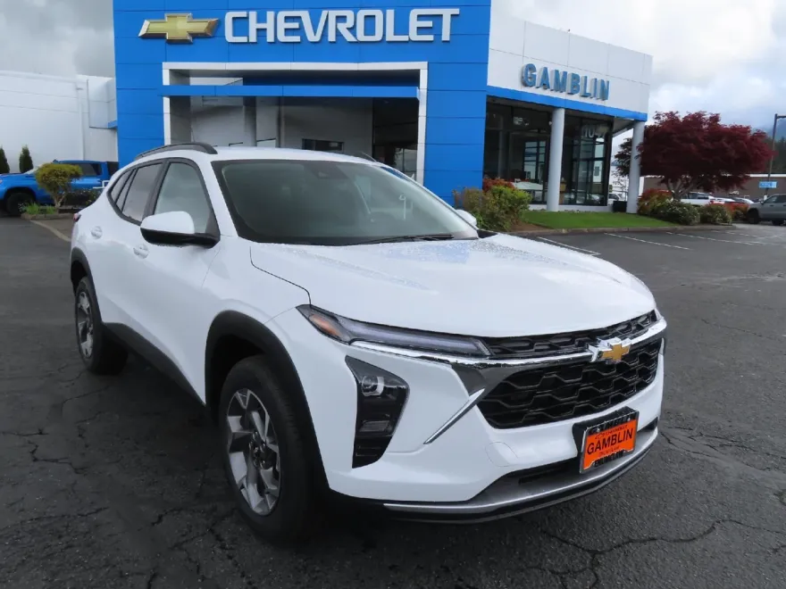 2025 Chevrolet Trax LT photo 1