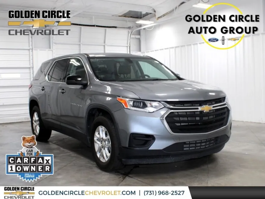 2021 Chevrolet Traverse LS photo 1