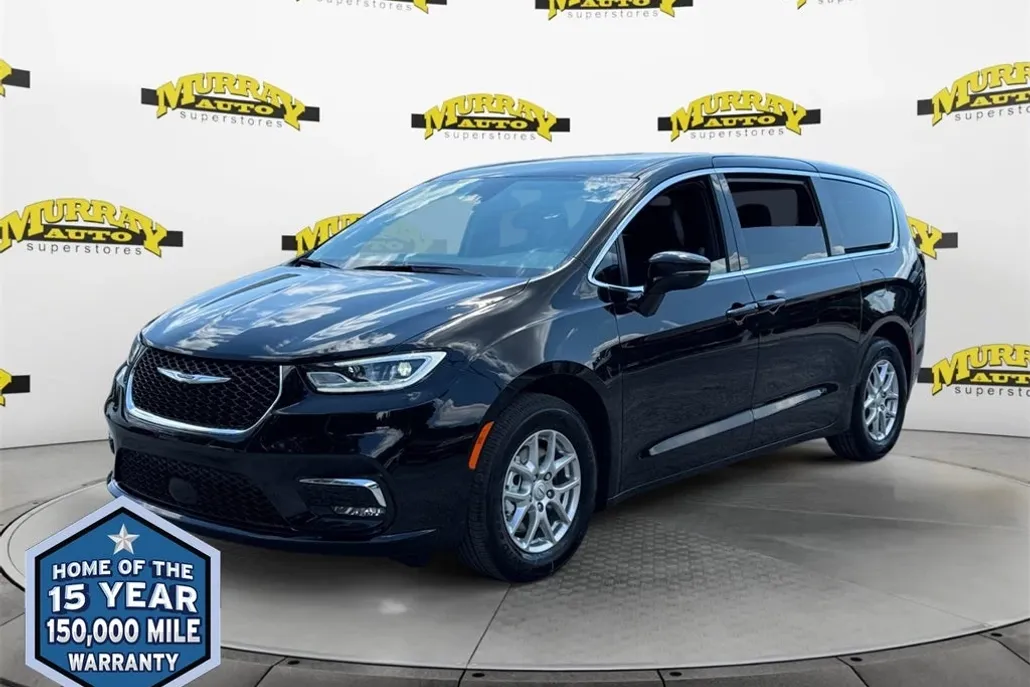 2026 Chrysler Pacifica photo 1