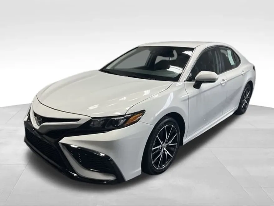 2023 Toyota Camry SE photo 1
