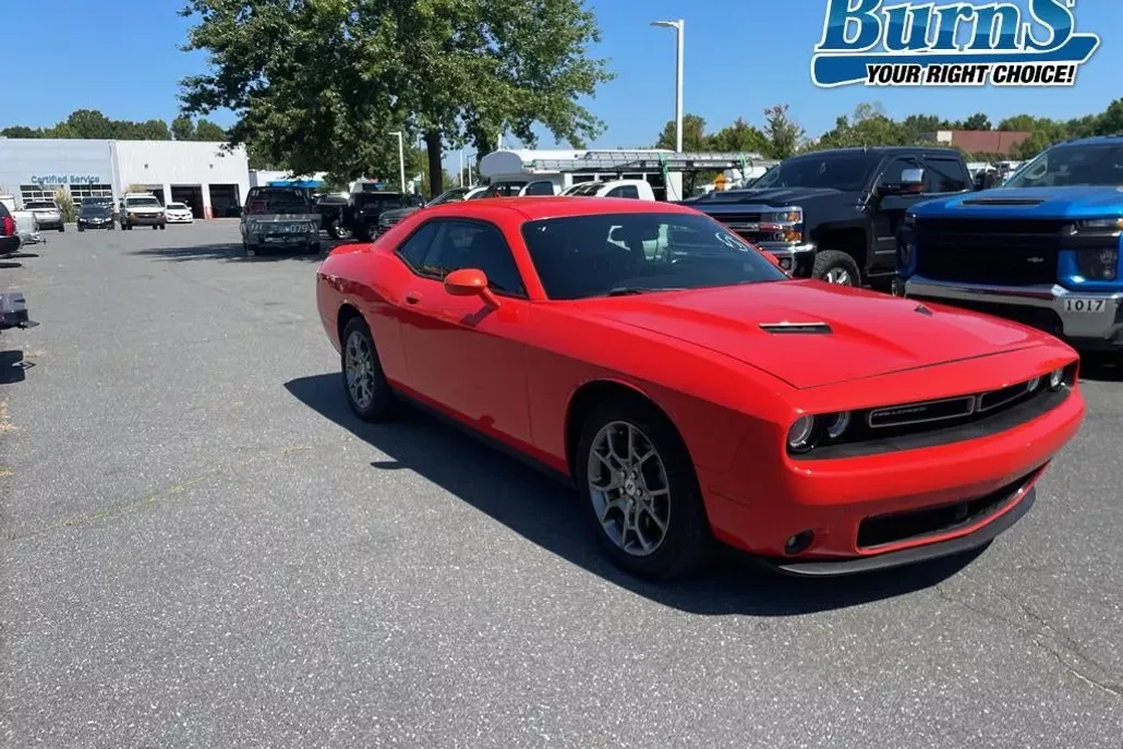 2017 Dodge Challenger GT photo 1
