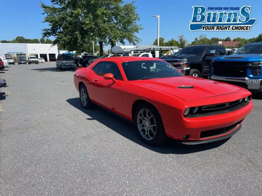 2017 Dodge Challenger GT photo 1