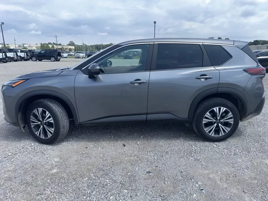 2023 Nissan Rogue SV photo 1