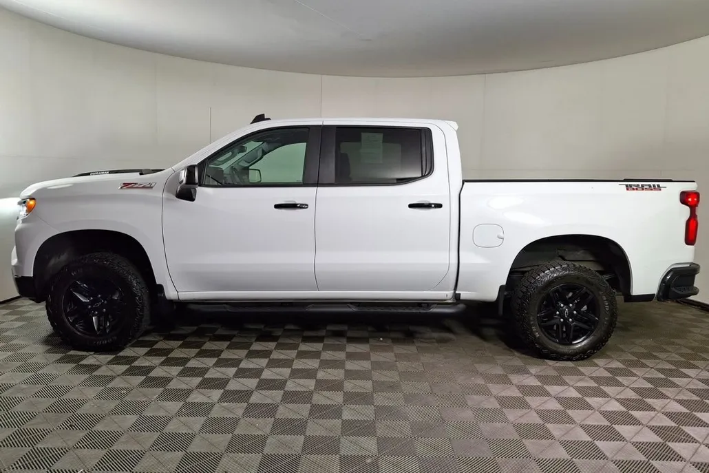 2023 Chevrolet Silverado 1500 LT Trail Boss photo 1