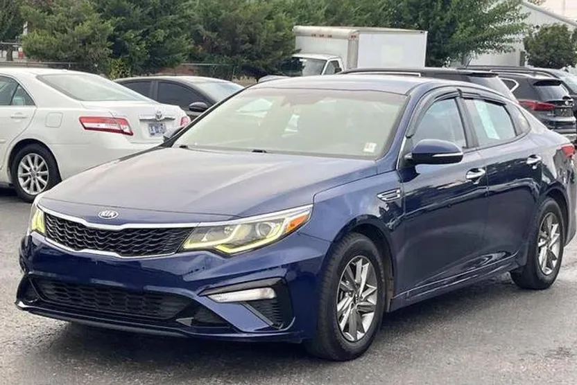 2019 Kia Optima LX photo 1