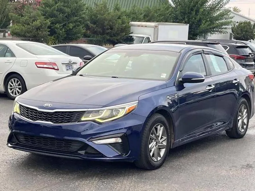 2019 Kia Optima LX photo 1